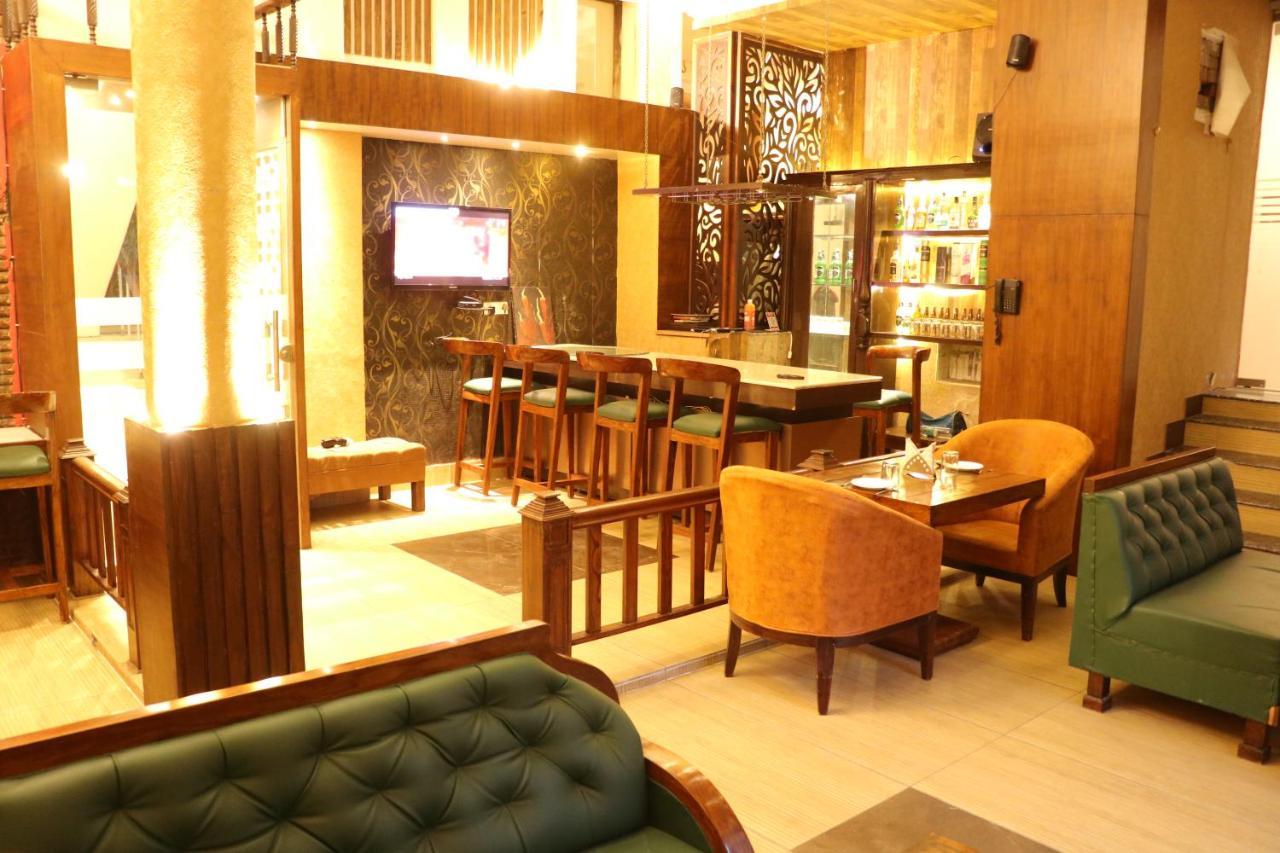 Hotel Pushap Palace Patiala Ngoại thất bức ảnh