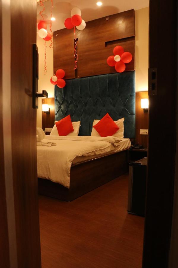 Hotel Pushap Palace Patiala Ngoại thất bức ảnh